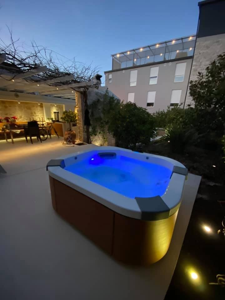 Спа бассейн Jacuzzi Delos