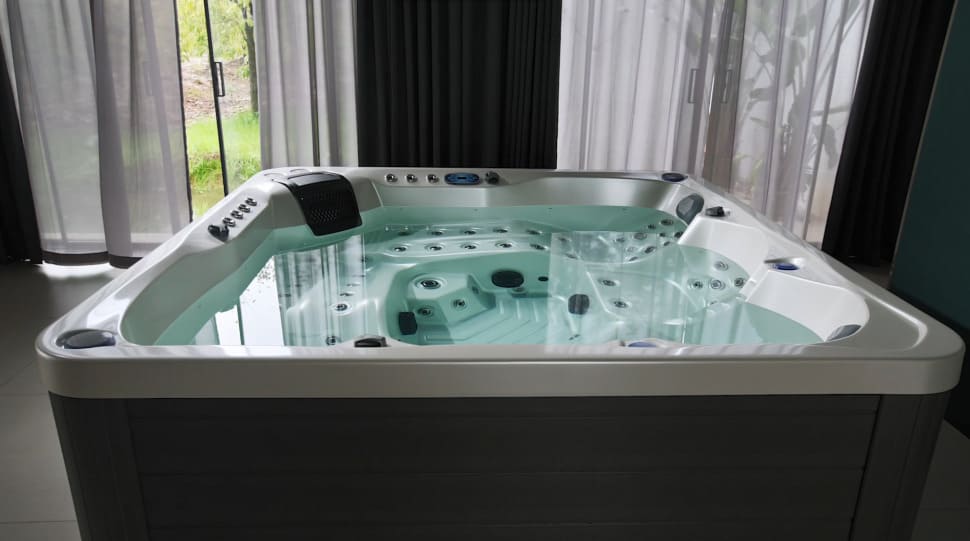 Гидромассажный СПА бассейн Joyee SPA Seattle