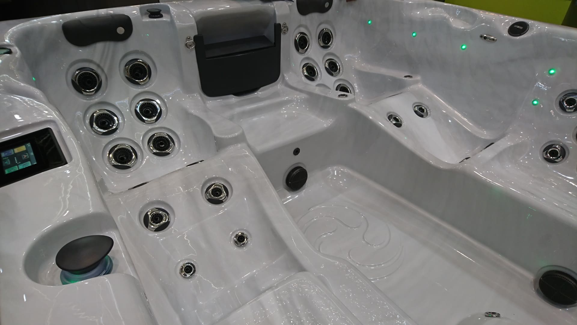 Спа бассейн American Whirlpool 982