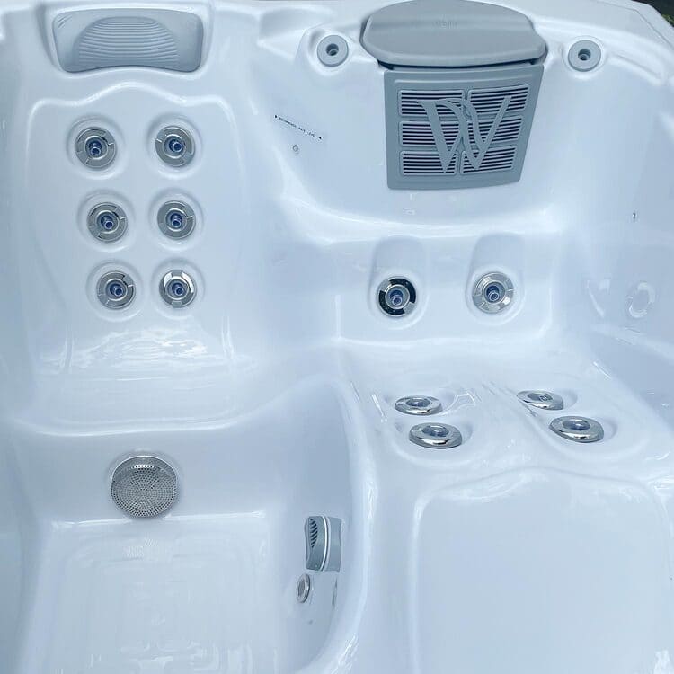 Мини спа-бассейн Wellis Manhattan Life Premium
